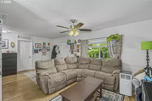 2523 NE 111th Ave, Portland, OR 97220 - Photo 9