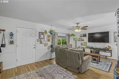 2523 NE 111th Ave, Portland, OR 97220 - Photo 5