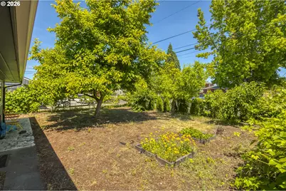 2523 NE 111th Ave, Portland, OR 97220 - Photo 3