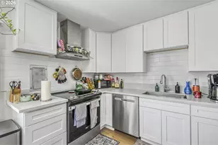 2523 NE 111th Ave, Portland, OR 97220 - Photo 5