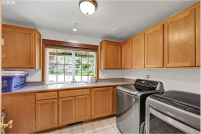 30898 Camas Swale Rd, Creswell, OR 97426 - Photo 15