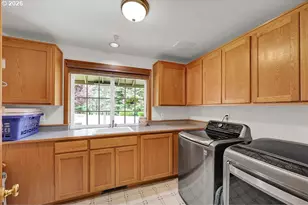 30898 Camas Swale Rd, Creswell, OR 97426 - Photo 15