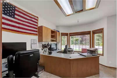 30898 Camas Swale Rd, Creswell, OR 97426 - Photo 17