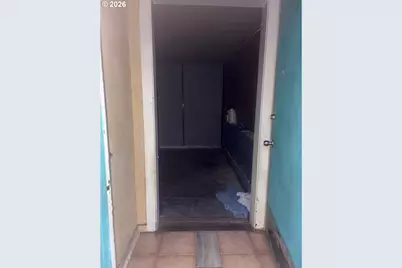 859 E St, Coos Bay, OR 97420 - Photo 9