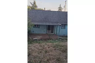 859 E St, Coos Bay, OR 97420 - Photo 23