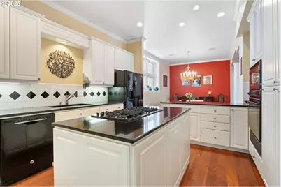 10458 NW 2nd St, Portland, OR 97231 - Photo 15