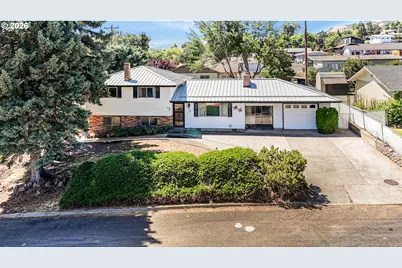 1004 Maple St, The Dalles, OR 97058 - Photo 1