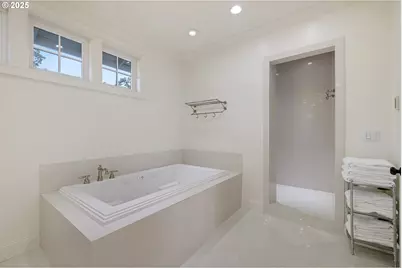 2107 Bedford Way, Eugene, OR 97401 - Photo 25