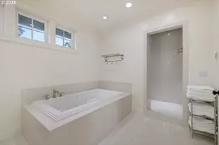 2107 Bedford Way, Eugene, OR 97401 - Photo 25