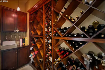 2107 Bedford Way, Eugene, OR 97401 - Photo 31