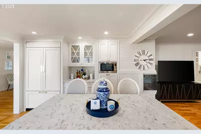 2107 Bedford Way, Eugene, OR 97401 - Photo 11