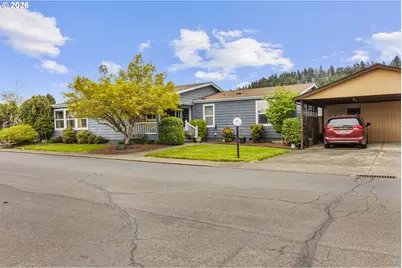 658 S 57th St #14, Springfield, OR 97478 - Photo 5