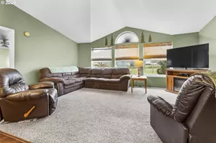 658 S 57th St, Springfield, OR 97478 - Photo 7