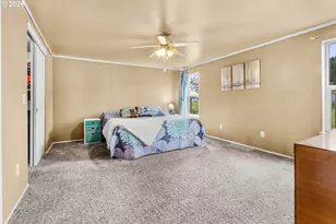 658 S 57th St, Springfield, OR 97478 - Photo 13