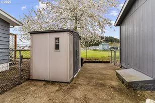 658 S 57th St, Springfield, OR 97478 - Photo 27