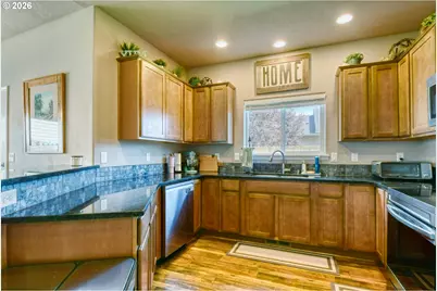 1914 SW 2nd Dr, Pendleton, OR 97801 - Photo 13