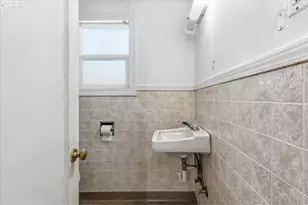 13209 NE San Rafael St, Portland, OR 97230 - Photo 21