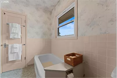 304 NE 62nd Ave, Portland, OR 97213 - Photo 47
