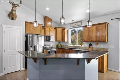 491 Oakwood Dr, Oakland, OR 97462 - Photo 5