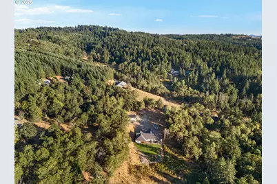 491 Oakwood Dr, Oakland, OR 97462 - Photo 33