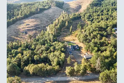 491 Oakwood Dr, Oakland, OR 97462 - Photo 31