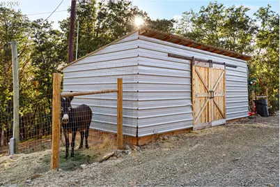 491 Oakwood Dr, Oakland, OR 97462 - Photo 25