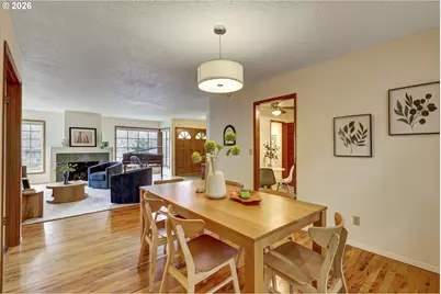 5537 SW Seymour Ct, Portland, OR 97221 - Photo 9