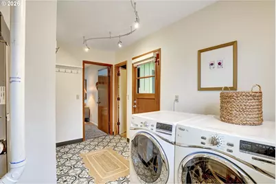 5537 SW Seymour Ct, Portland, OR 97221 - Photo 17