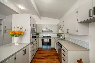 1233 1st St, Springfield, OR 97477 - Photo 9