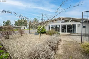 1233 1st St, Springfield, OR 97477 - Photo 39