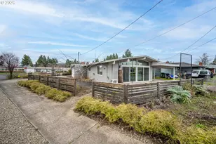 1233 1st St, Springfield, OR 97477 - Photo 37