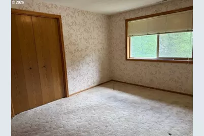 1344 Regency Dr, Eugene, OR 97401 - Photo 15