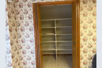 1344 Regency Dr, Eugene, OR 97401 - Photo 7