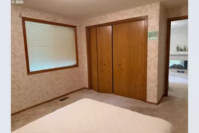 1344 Regency Dr, Eugene, OR 97401 - Photo 29