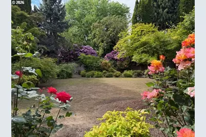 1344 Regency Dr, Eugene, OR 97401 - Photo 21