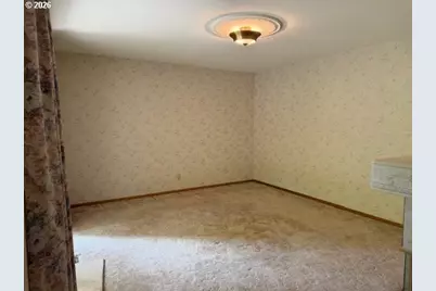 1344 Regency Dr, Eugene, OR 97401 - Photo 33