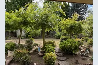 1344 Regency Dr, Eugene, OR 97401 - Photo 17