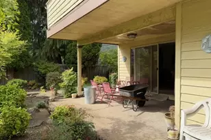 1344 Regency Dr, Eugene, OR 97401 - Photo 43