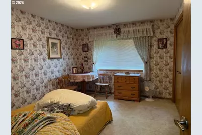1344 Regency Dr, Eugene, OR 97401 - Photo 7