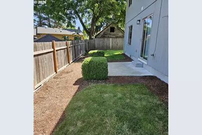 1713 E 11th St, Newberg, OR 97132 - Photo 17