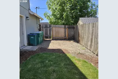 1713 E 11th St, Newberg, OR 97132 - Photo 15