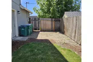 1713 E 11th St, Newberg, OR 97132 - Photo 15