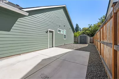 544 Buster Ln, Eugene, OR 97404 - Photo 41