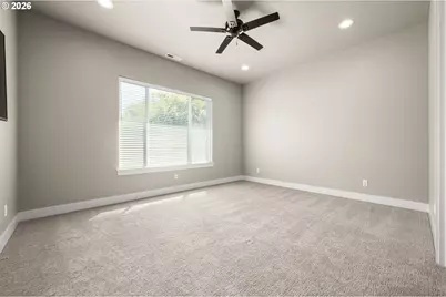 544 Buster Ln, Eugene, OR 97404 - Photo 17