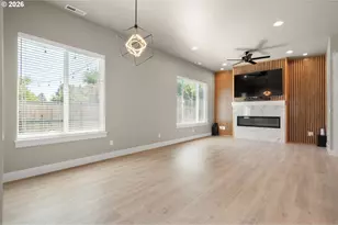 544 Buster Ln, Eugene, OR 97404 - Photo 9