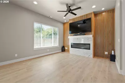 544 Buster Ln, Eugene, OR 97404 - Photo 5