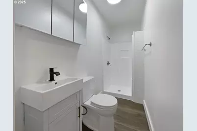 5906 NE Sumner St, Portland, OR 97218 - Photo 7