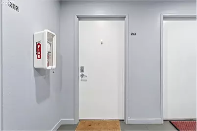 1480 N Jarrett St #204, Portland, OR 97217 - Photo 3