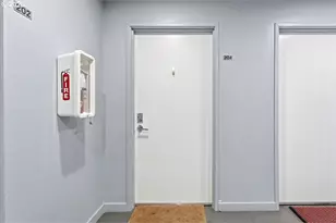 1480 N Jarrett St, Portland, OR 97217 - Photo 3