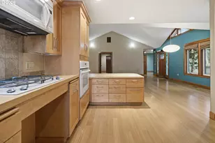 4715 NE Everett St, Portland, OR 97213 - Photo 13